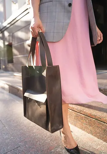 Шкіряна жіноча сумка шоппер Бетсі з кишенею темно-коричнева - фото 7