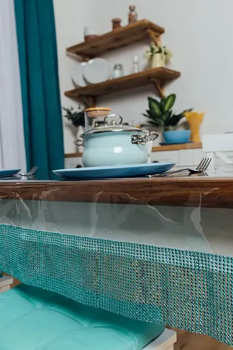 Скатерть силиконовая с бирюзовой стразовой лентой 280х180 см - фото 6