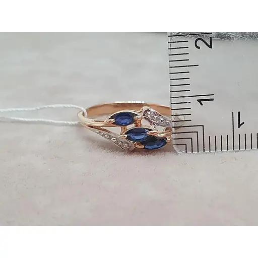 Золотое кольцо с бриллиантами и сапфиром. RS70016K 18,5 - фото 5