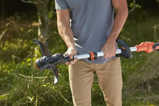 Аккумуляторный триммер Black&Decker с АКБ и ЗУ BCSTE636L1 - фото 6