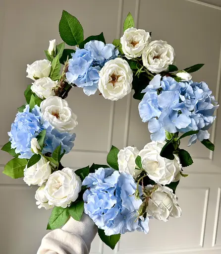 Декоративный венок из искусственных цветов Hvoya Английский сад гортензия и розы 50 см - фото 3