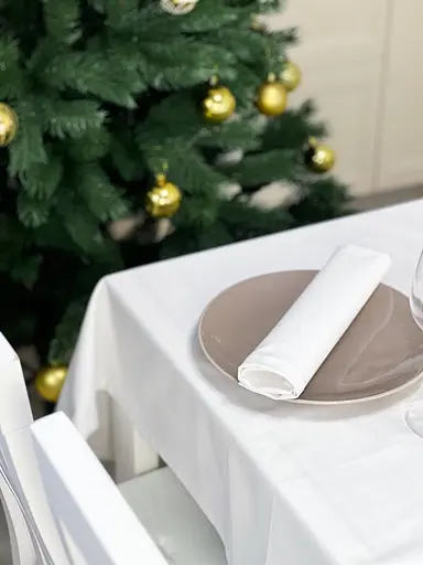 Водовідштовхувальна скатертина новорічна Білий однотон 200х100 см (+ 8 серветки 30х40) - фото 4