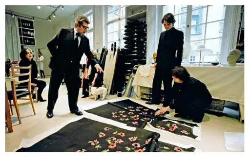 The Flowers of Yves Saint Laurent - фото 4