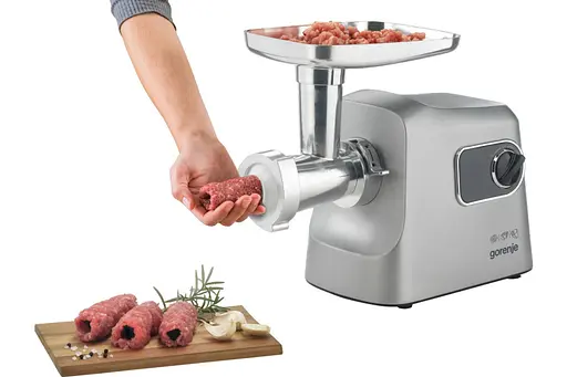 Gorenje Мясорубка, 2500Вт, 2.8кг/хв, 3 решітки, насадка для ковбас, кеббе, шнековий соковидавлювач, 3 терки, пластик/метал, нерж - фото 6