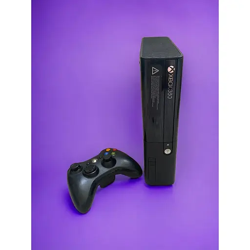 Приставка игровая Microsoft Xbox 360 Е + 100 Игр + гарантия