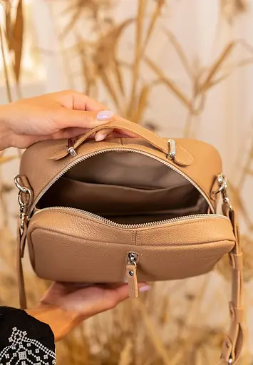 Женская кожаная сумка Avenue карамель флотар - фото 10