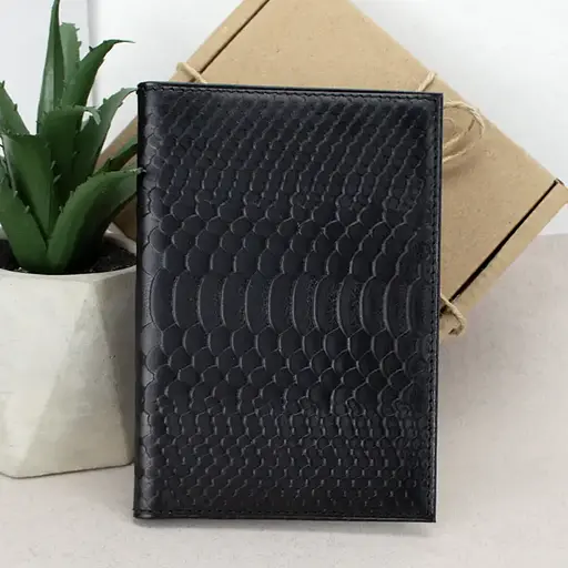 Обложка на паспорт кожаная 07115 черный питон - фото 1