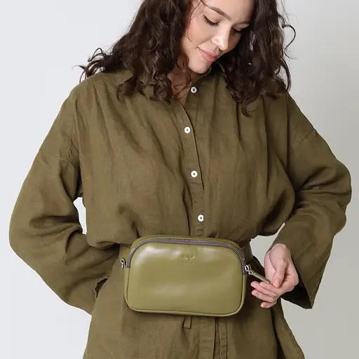 Женская кожаная сумка поясная/кроссбоди Holly оливковая - фото 9