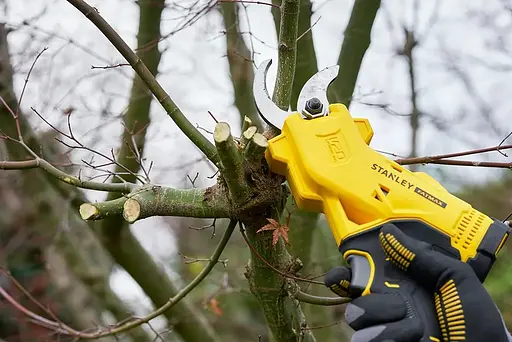 Ножницы садовые - аккумуляторный секатор Stanley FATMAX без АКБ и ЗУ SFMCPP32B - фото 6