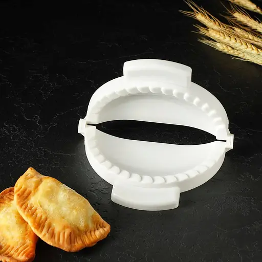 Пластикова форма для ліплення чебуреків та пиріжків (чебуречниця) діаметр 18 см, LY Білий 85104 - фото 2