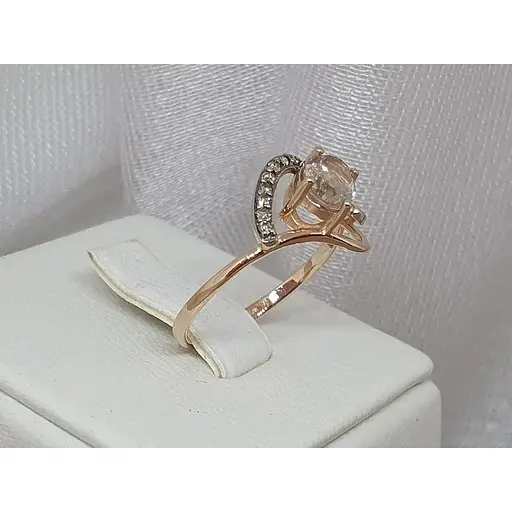 Золотое кольцо Ирида с бриллиантами и кварцем. 11592 17 - фото 3