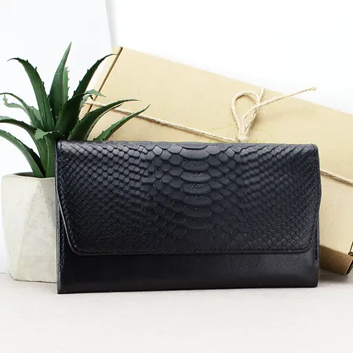 Гаманець жіночий шкіряний Leona чорний пітон - фото 1