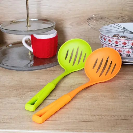 Шумівка кухарська пластикова перфорована з прорізами 34 см, Kitchen Master Помаранчевий 85685 - фото 8