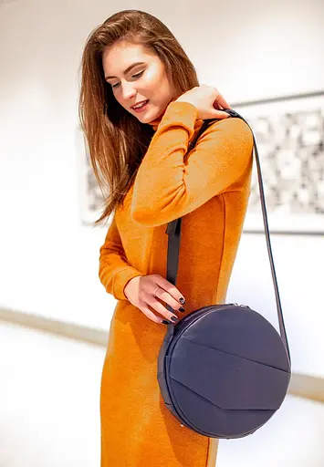 Шкіряна жіноча кругла сумка-рюкзак Maxi темно-синя - фото 2