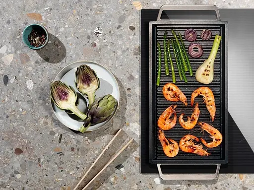 Варильна поверхня комбінована Electrolux 60 см розширена зона чугун чорний - фото 9