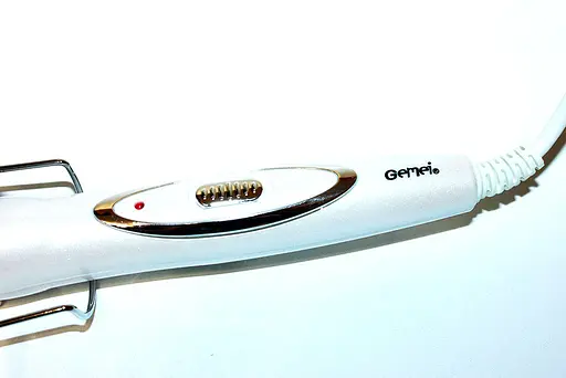 Потрійна плойка (щипці для волосся) керамічне покриття Gemei GM 1988 - фото 7