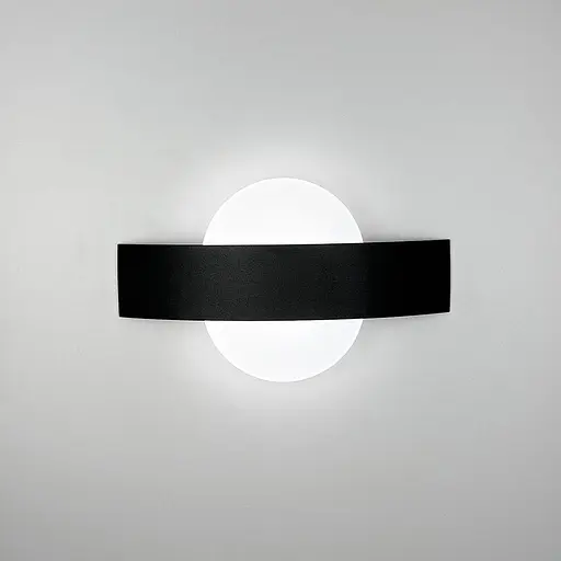 Чорне бра з овальним розсіювачем Line F Арт. W 206 - 250*130 BK - фото 1