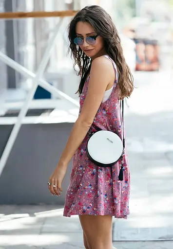 Кругла жіноча шкіряна сумочка Tablet чорно-біла - фото 2