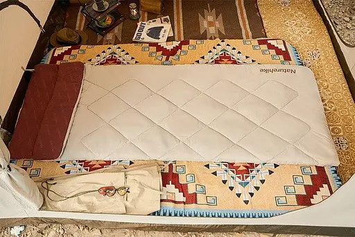 Одномісний спальний мішок Naturehike R350 CNH22SD005 (Біжево-бордовий) - фото 6