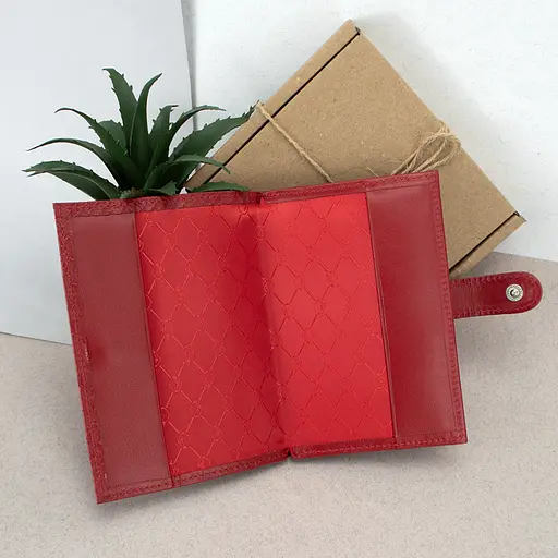 Обложка кожаная на документы 2 в 1: паспорт и права на кнопке красный питон - фото 4