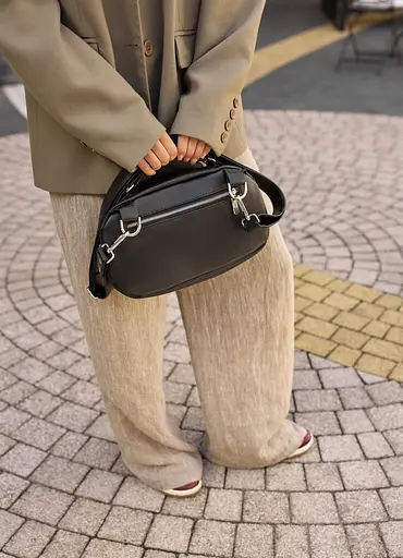 Сумка через плечо женская бананка Sambag Pure черная 30×17×10 см (85515001) - фото 5