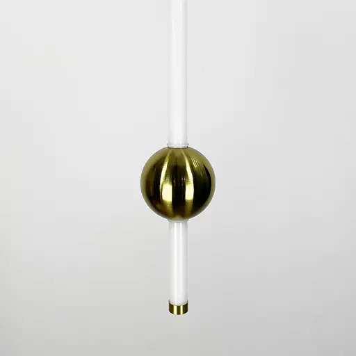 Led светильник в вертикальной форме 90 см с латунным шариком | Line F | Арт. YG517A/900 VL AB - фото 3