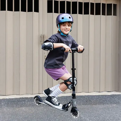 Захисний шолом Micro розмір M неохромовий синій (AC2288BX) - фото 8