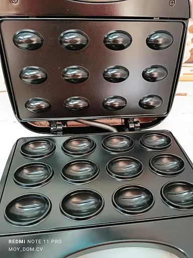 Електрогорішниця RAF R. 246 горішниця на 12 половинок з антипригарним покриттям 750Вт Чорний - фото 5