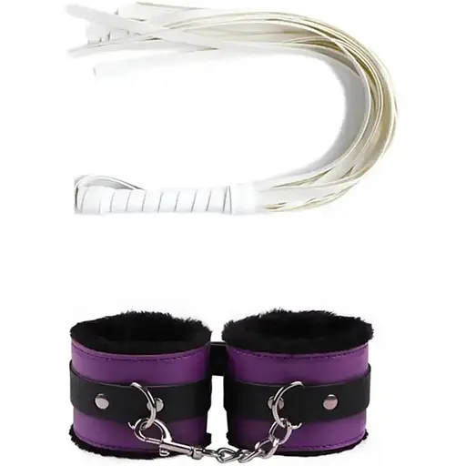 БДСМ наручники и кожаный кнут - фото 3