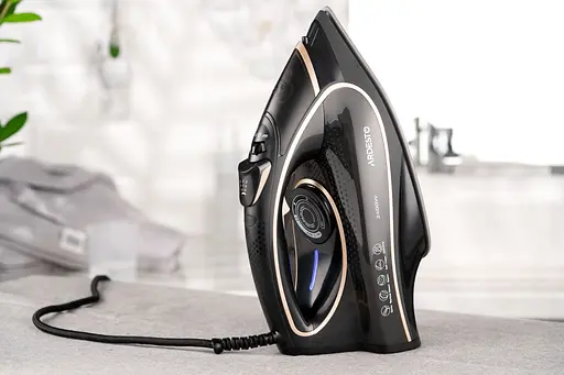 ARDESTO Праска IR-B2235, 2400Вт, 450мл, паровий удар, керам. підошва, чорно-золотий - фото 3