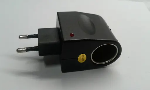 Перехідник з автомобільним на мережеве заряджання 220/12 вольтів - фото 4