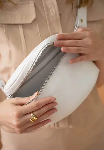 Кожаная поясная сумка белая - фото 4