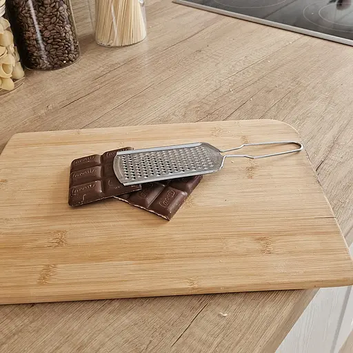 Терка дрібна плоска для шоколаду, сиру, горіхів, часнику, імбиру з нержавіючої сталі 21 см, Kitchen Master 85773 - фото 6