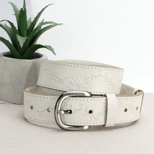 Ремень кожаный женский молочный батальный SF-3531 (145 см) с цветами - фото 1