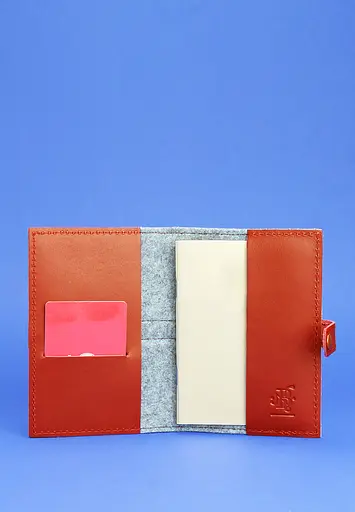 Фетровая обложка для паспорта 1.1 с кожаными коричневыми вставками - фото 3