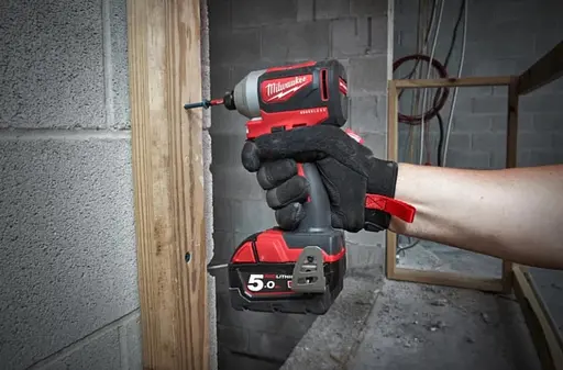 Ударный аккумуляторный винтоверт Milwaukee M18 BLID2-0X 18В 1700-3400 об/мин 180 Нм кейс 1.7 кг без АКБ и ЗП - фото 3