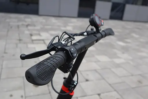 Электросамокат с сиденьем KUGOO M4 PRO 48V 1000W + усиленный аккумулятор 18Ah - фото 3