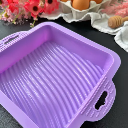 Форма квадратна силіконова для випікання кексів, тортів, пирогів та тістечок 18х18 см, A-plus Фіолетовий 85743 - фото 3