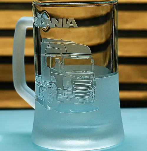 Пивний келих 660 мл з гравіюванням Scania подарунок для далекобійника кухоль з гравіюванням Сканія - фото 3