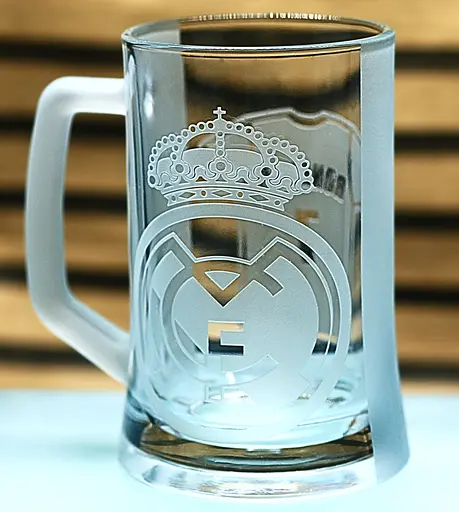 Пивний келих 660 мл Реал Мадрид Real Madrid з гравіюванням подарунок для фаната  футбольний кухоль Роналдо - фото 3