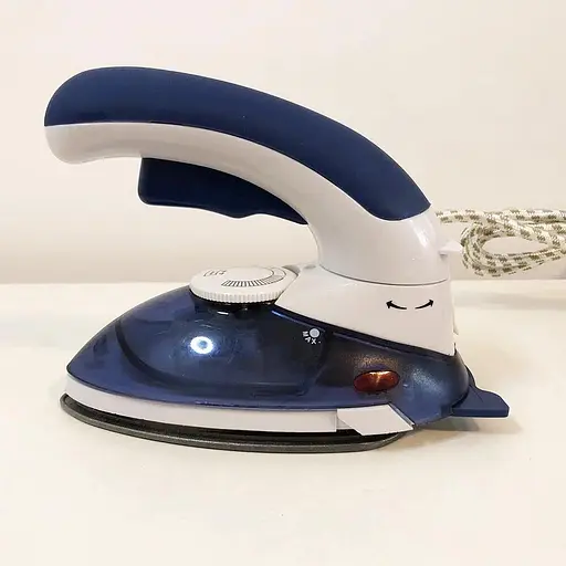 Дорожный мини утюг с функцией вертикального отпаривателя Mini Steam Iron HT-558B 1000Вт Синий - фото 2