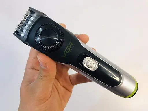 Акумуляторний чоловічий триммер VGR V 028 для бороди вусів та тіла машинка для стрижки - фото 3