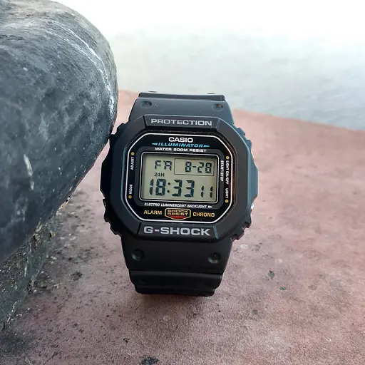 Протиударні годинники чоловічі наручні оригінальні японські Casio G-Shock DW-5600E-1VER з полімерним ремінцем - фото 5