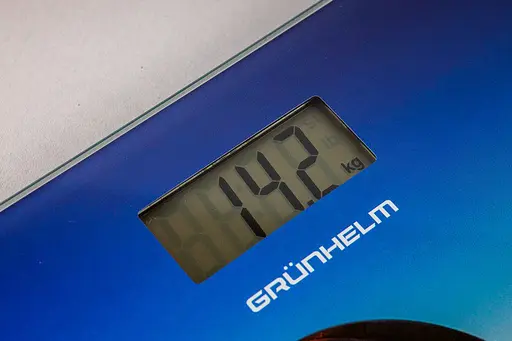 Напольные электронные весы бытовые Grunhelm BES-AIR стеклянные весы Воздушные шары 180 кг - фото 3