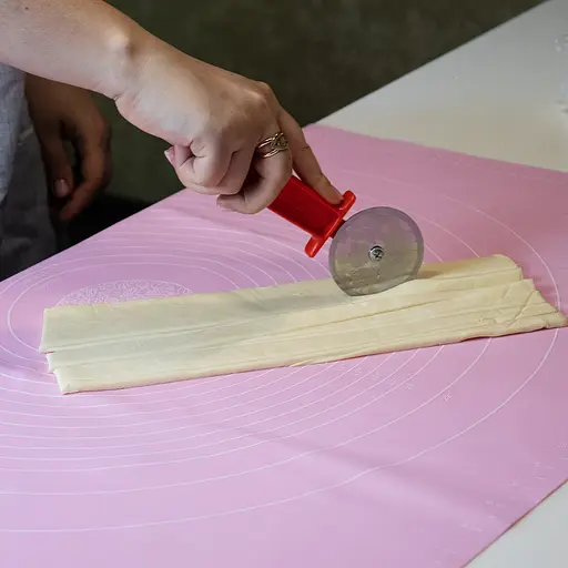 Ніж роликовий для піци та тіста 18.5 см, Kitchette Червоний 83370 - фото 5