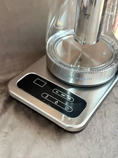 Дисковый стеклянный электрочайник Grunhelm EKG-25050 1,8л 2200Вт  - фото 4