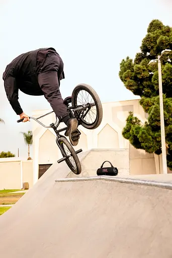 Портативна акустика JBL Charge 6 Blue (JBLCHARGE6BLU) (7106532) - фото 6