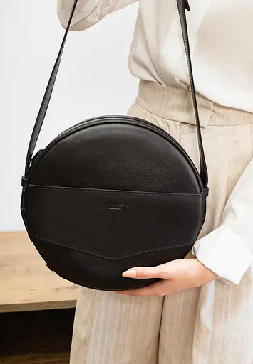 Шкіряна жіноча кругла сумка-рюкзак Maxi чорна - фото 7