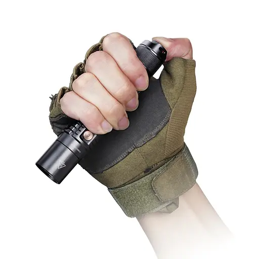 Ручной тактический фонарик Fenix UC35 V20 CREE XP-L HI V3 1000лм (Черный) - фото 3