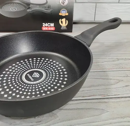 Глубокая сковорода с крышкой Benson BN-448 ⌀ 24см 2,4л алмазное антипригарное покрытие Черная - фото 7